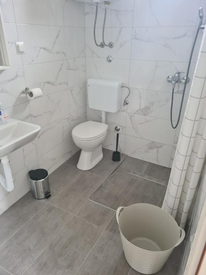 Apartmani Dejan Скрадин Екстериор снимка
