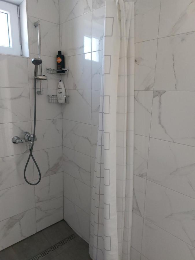Apartmani Dejan Скрадин Екстериор снимка